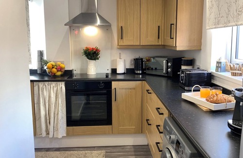 Margam Cottage | TY DRWS NESAF, pet friendly, with open fire in Cwmllynfell