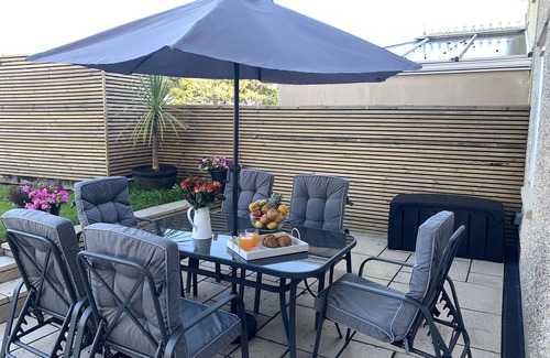 Margam Cottage | TY DRWS NESAF, pet friendly, with open fire in Cwmllynfell