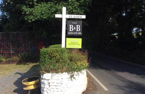 Bethania Bed & Breakfast | Ty Mawr at Bethania B&B Rooms and Crumble Cottage