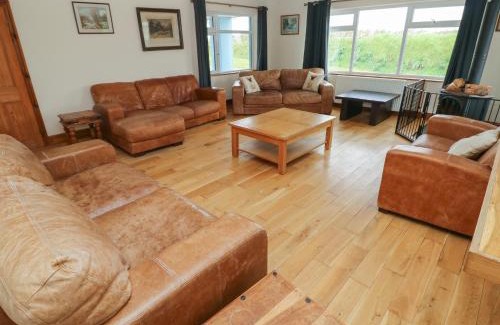 Haverfordwest House | Ty Mawr
