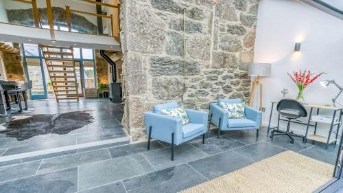 Llanddaniel Fab House | Ty Meryl