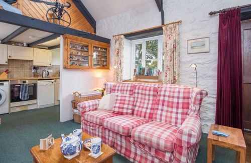Trefasser House | Ty Uchaf Mill, Holiday Property Pwll Deri, Strumble Head, Sleeps 4, 2 bedrooms, bathrooms