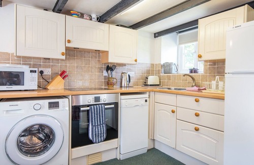 Trefasser House | Ty Uchaf Mill, Holiday Property Pwll Deri, Strumble Head, Sleeps 4, 2 bedrooms, bathrooms
