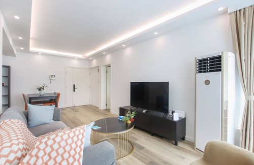 Xujiahui Apartment | Tyms 2BR Apt Near ITC Xujiahui Line1 11