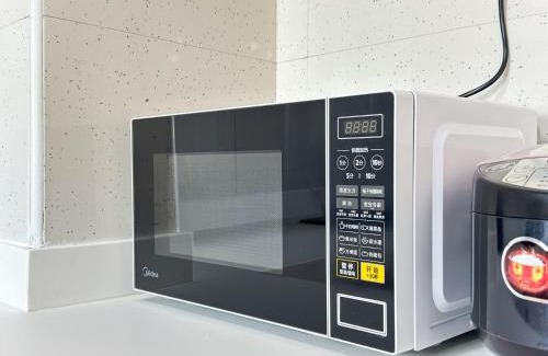 Wantiguan Apartment | Tyms 3bedroom 2Bathroom Apt Near Shanghai Stadium Line 1&4