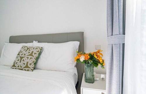 Xujiahui Bed & Breakfast | Tyms Elegant 3BR 2BA Home Novel Garden