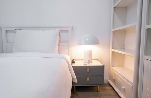 Changning Bed & Breakfast | Tyms Elegant 4BR 2BA APT Riverside