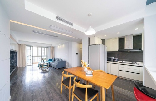 Changning Bed & Breakfast | Tyms Luxury 3BR 2BA APT Garden2