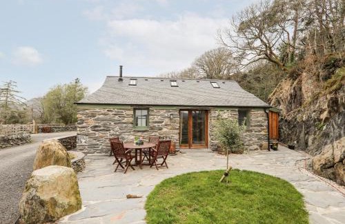 Penrhyndeudraeth House | Tyn Llwyn Cornel Eco Barn