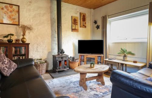 Manod House | Tyn Y Cefn