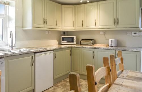 Brynrefail House | Tyn Y Maen