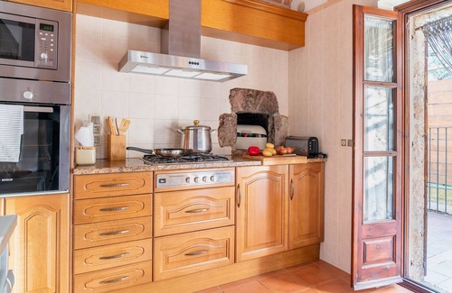 Boadella i les Escaules Cottage | Typical Cottage for 5 guest in tiny village