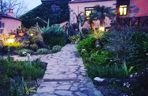 Los Realejos Cottage | Typical Country house with private terrace and garden.