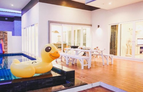 Hin Lek Fai Villa | U pool villa Huahin