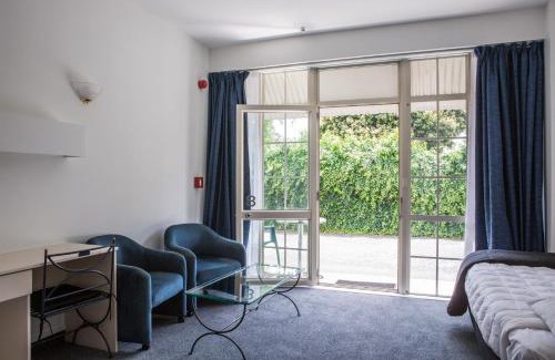 Paraparaumu Beach Hotel | U Studios Paraparaumu Beach