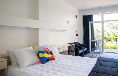 Paraparaumu Beach Hotel | U Studios Paraparaumu Beach