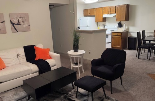 Orlando Apartment | UCF/Orlando Luxury Stay! Lot Of Desirable Place Nearby!