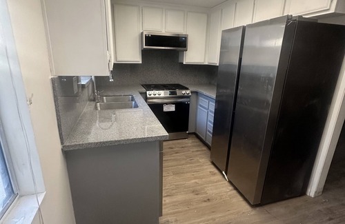 West Los Angeles Condo | UCLA adj 2-bedroom pet friendly condo in Westwood, Los Angeles with pool