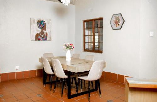 Greater Johannesburg Metropolitan Area Cabin | Ukhanya resort