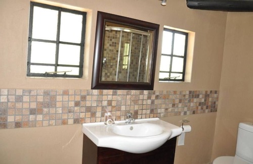 Madibeng Cabin | Ukutula Lodge & Game Reserve