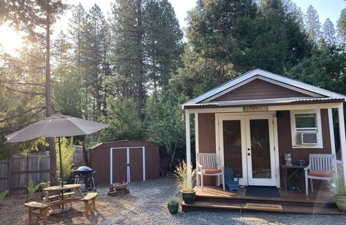 Nevada City Cottage | Ulee’s Gold: Cozy Cottage + Loft + Pet-Friendly