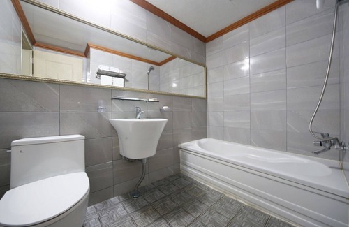 Onjeong Hotel | Uljin Baekam Springs Hotel