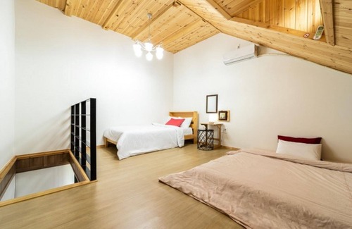 Uljin House | Uljin Dolbit Pension