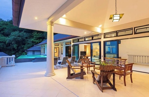 Wichit Villa | Ultimate Beachfront Panoramic Private Pool Villa