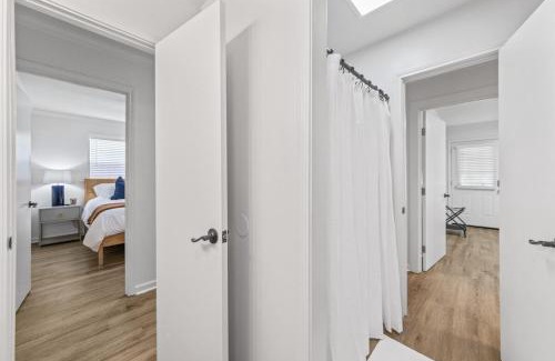 Lafayette Apartment | Ultimate Cajun Getaway King Beds Arcade Patio Lux