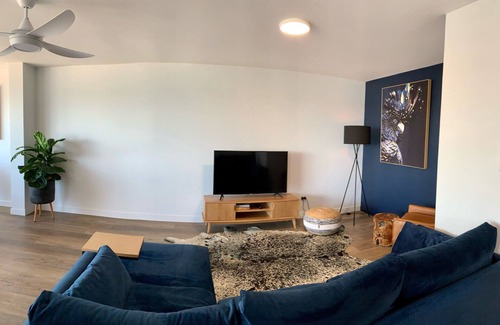 Kings Beach Apartment | Ultimate Coastal Escape + Amazing Views