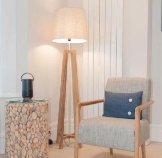 Kingsbridge House | Ultimate Coastal Luxury - 5 Bed, Spacious, Parking, Hot Tub