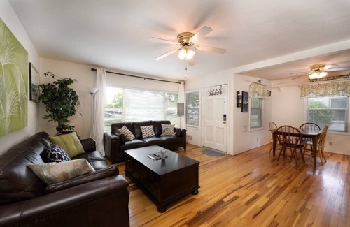 Southeastern Sacramento House | Ultimate East Sacramento Haven-Ideal Location
