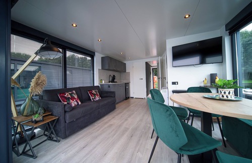Middelaar House | Ultimate enjoyment in and on the water and in the hot tub