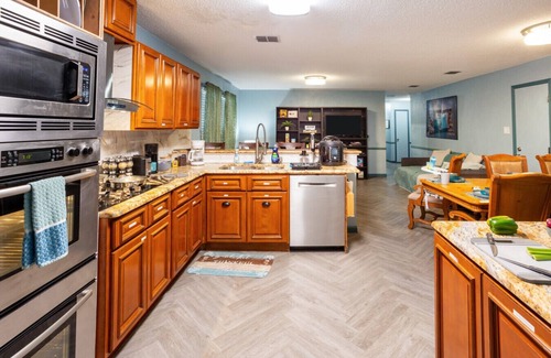 Dallas House | Ultimate Game Room Oasis for 12, XL Patio+BBQ, 2 Kings & Full Body Massage Chair