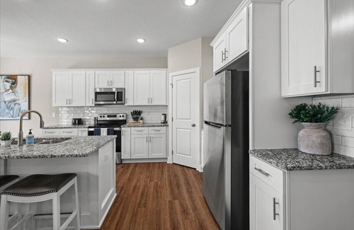 Blue Township House | Ultimate Group Getaway | 2 Luxury Homes w/Views