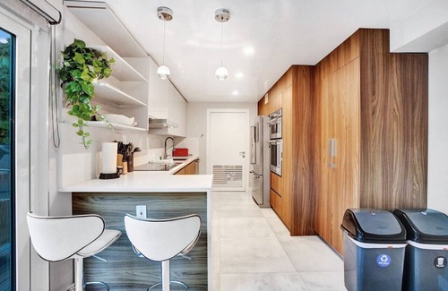 Dania Beach Villa | Ultimate Retreat 6BR & 3BA Villa near Beach