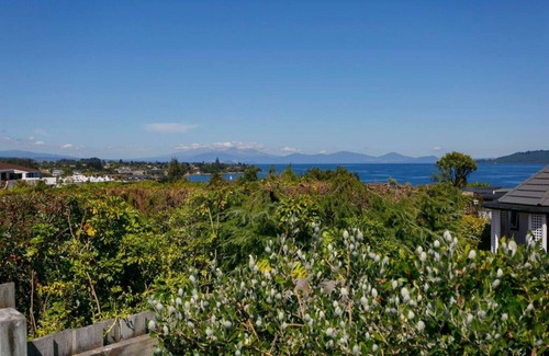 Hilltop Villa | Ultimate Retreat - Spacious with stunning lake views, natural mineral spa and underfloor heating.