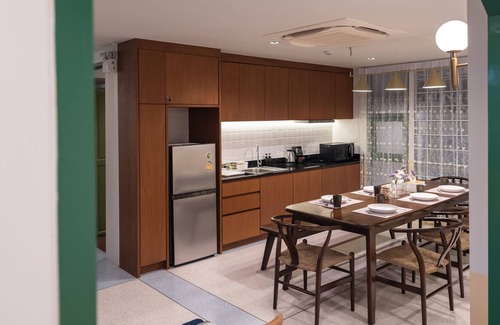 Somdet Chao Phraya House | Ultimate comfy family and friends retreat 10 mins to ICON SIAM department store