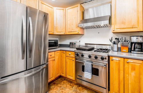 Girdwood House | Ultimate vacation retreat w/ fireplace, gas grill, large yard, & firepit