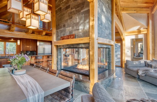 Silvertip House | Ultra-Luxury 7880sqft Ridgeside Villa w/Concierge