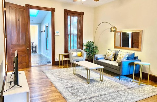 Oregon District House | Ultra Luxury Oregon District - 6th St - King Bed