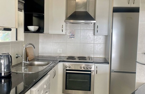 Umhlanga Apartment | Umhlanga Beach Apartment 6 Sleeper. Direct access to the promenade and beach.