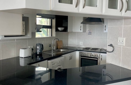 Umhlanga Apartment | Umhlanga Beach Apartment 6 Sleeper. Direct access to the promenade and beach.
