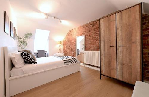 New Cross House | Umodzi House Bedroom 3- Accra Room