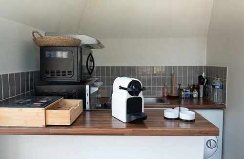 Saint-Arnoult Apartment | Un Appartement Dans un Château