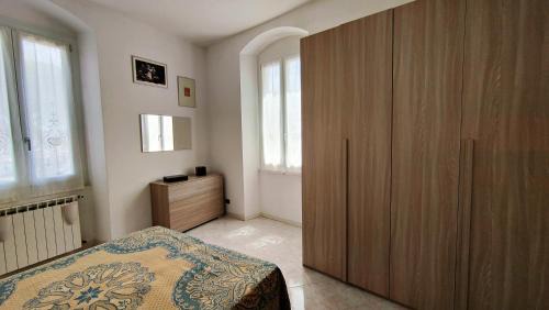 Fezzano Apartment | UN BALCONE IN PINETA