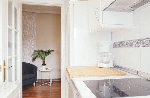 Sol Apartment | ✴Unbeatable location✴- "Sol&Mayor"- business&family 👨👩👧👧 Nespresso+ WIFI