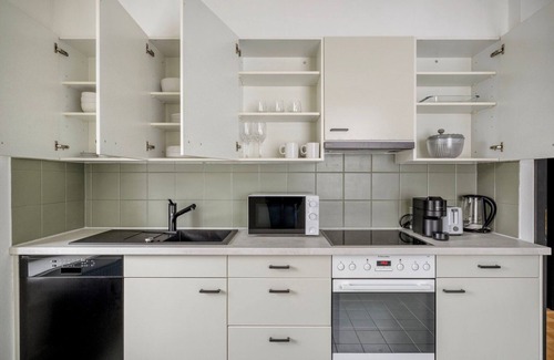 Hard Apartment | Unbelievable Hard 1BR w/Common W/D, steps to Supermarket, by Blueground