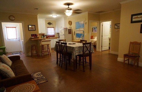 Port O Connor House | UNCLE WOODY'S #2 in POC-Pets ok but add Fees