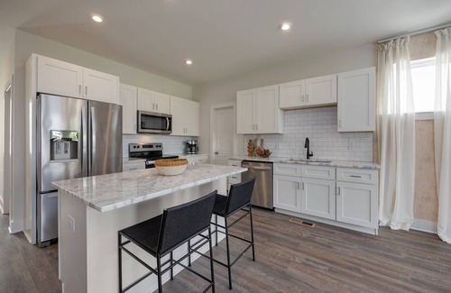 Whitebridge House | Unified 2une - Rooftop Deck - Mins to Downtown